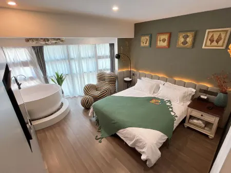 KNL· Skyview Hotel (Xuzhou Suning Plaza Store) Отели рядом с достопримечательностью «Pengcheng Square»