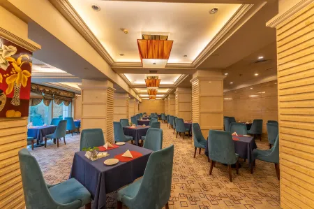 Galactic Peace International Hotel Отели рядом с достопримечательностью «Nanchang University of Aeronautics»