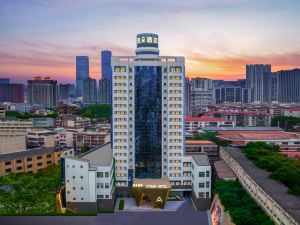 Changsha Pedestrian Street Ifs Atour