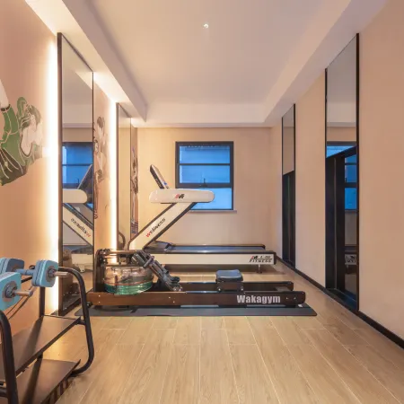 Dongyueli Hotel (Shaoxing Downtown Area Cangqiao Straight Street)