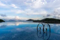 The Fullerton Ocean Park Hotel Hong Kong - Infinity Pools