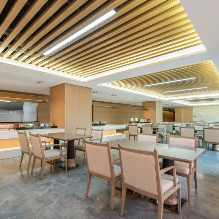 Victoria Hotel (Pingyang High-speed Railway Station)