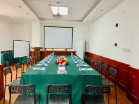 Jinye Jingsheng Hotel (Leshan High-speed Railway Station Jiaxing Road Food Street) - 3-Star