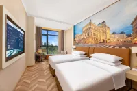 Vienna Hotel (Cangzhou·Huanghua People's Hospital New Campus Branch) - parking