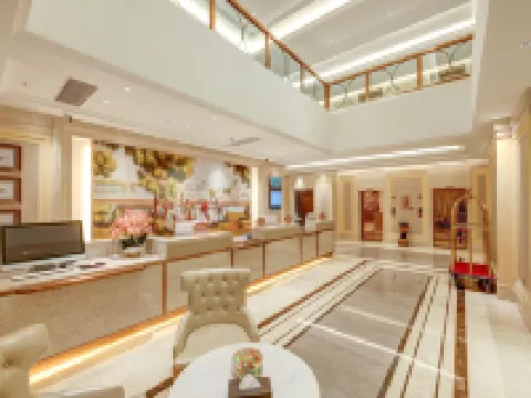 Vienna Hotel ( Liangshan Dechang Rainbow Bridge Branch) Hotels in Dechang