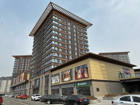 Yunxuan Hotel (East Aru Shangcheng Plaza Bus Station) Отели рядом с достопримечательностью «Dong'a Yaowang Mountain»