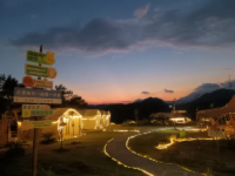 51 Qu·Shirentou Camp