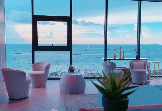 the base sea view holiday의 모던한 외관