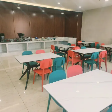 Longyuan Hotel (Yanqi County People's Square Branch)