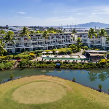 The Terraces Apartment Resort Отели рядом с достопримечательностью «Порт Денарау Марина»