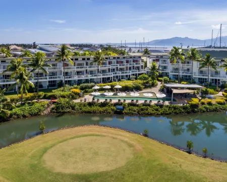 梯田公寓度假村 迪那橈島酒店