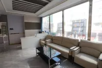 Manzhouli Jingyue Hotel - parking
