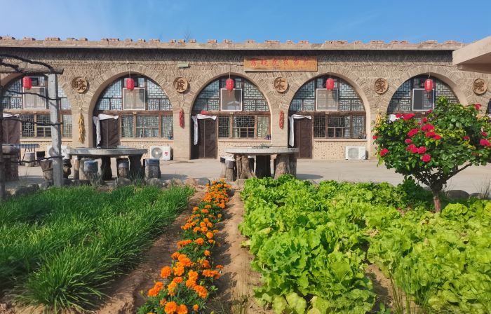 fangxiaohu farmhouse courtya