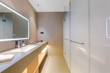 Urumqi Xinglong International Hotel Отели рядом с достопримечательностью «Xinjiang University of Engineering (Tianjin Road Campus)»