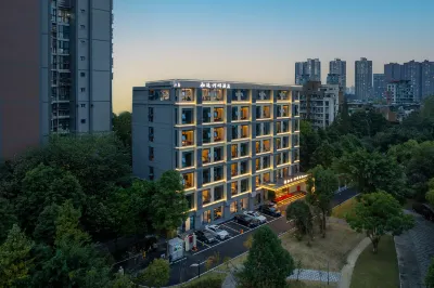 Chengdu Qiyu Riverside Hotel (Wenjiang Yongquan Subway Station Hopson Mall) Hotel in zona Sichuan Aihua College