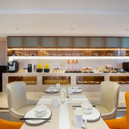 Vienna Hotel (Chaoyang Passenger Transport Center Youyi Street)