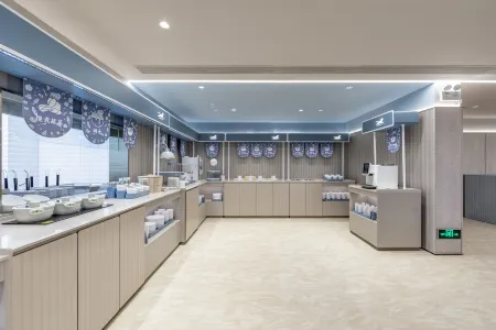 HanTing Hotel (Shanghai Hongqiao Transportation Hub Jihe Road) Отели рядом с достопримечательностью «Dayuantong Temple»