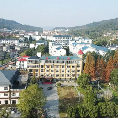 Lushan Hot Springs Hongtaoyuan Wellness Hotel