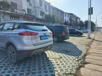 Huachen Business Hotel - parcheggio