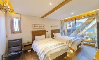 Tree Space(Dukezong Ancient Hotel)