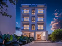 Luxury Luxe · Designer Pool High end Resort Hotel