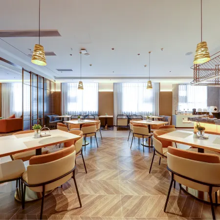 Homeinn Plus Oxygen-enriched Hotel (Shigatse Jilin South Road)