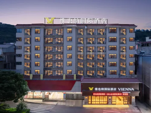 Vienna International Hotel (Liangshan Huidong Caihongqiao) Hotels in Huidong