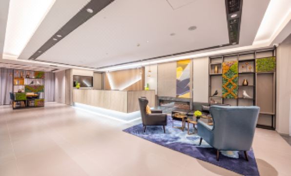 Home Inn Business Hotel (Xizhaosi Street Branch, Guangqumen Inner Subway Station, Beijing)