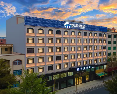 Yuehai Hotel (West Lake Park Scenic Spot Branch, Yangxi County) Hotels in Yangxi