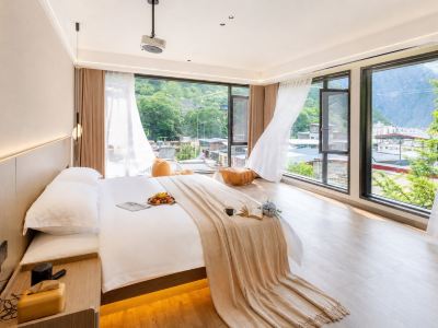 Lixian Mountain Lodge Folk Hotel