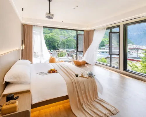 Lixian Mountain Lodge Folk Hotel โรงแรมในหลี่เซียน