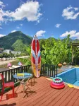 Mosu · Hongcun Xiangju | Mountain & Stream Rustic-Luxury Garden Stay (Three Trees Scenic Area) - Yüzme Havuzu