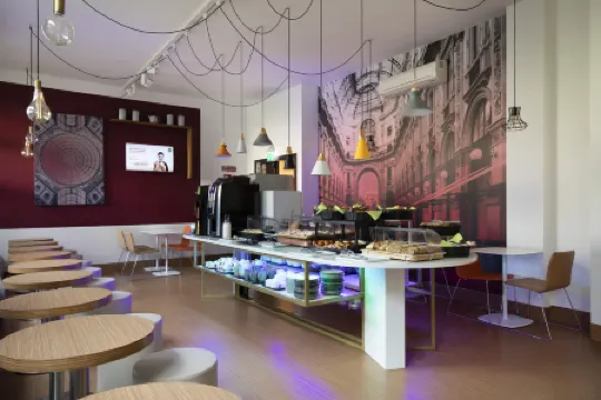 B&B Hotel Milano Sant'Ambrogio Отели рядом с достопримечательностью «Кастелло Сфорцеско»