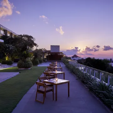 Four Points by Sheraton Bali, Ungasan Отели рядом с достопримечательностью «Унгасан»