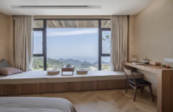 Stray Birds Hotel