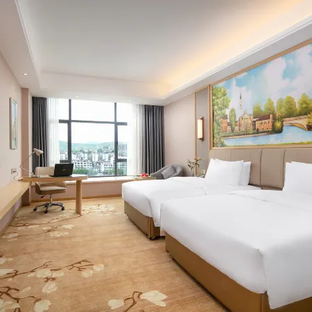 Vienna International Hotel (Shicheng Qinjiang Park)