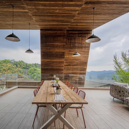 Persimmon Tree Homestay (Bifengxia Scenic Area)