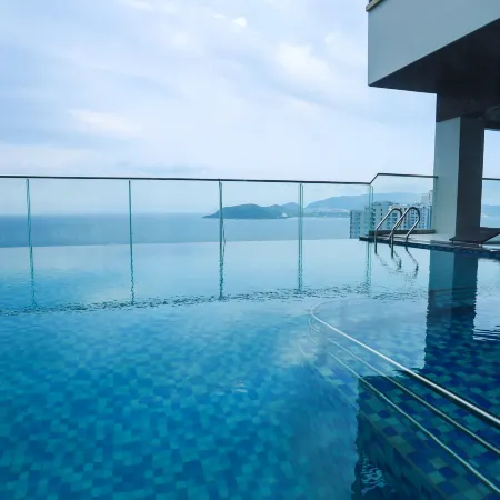 Miracle Luxury Hotel