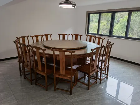 Songyang Forest Bangxishe Homestay Отели рядом с достопримечательностью «Ruoliao Yuanshilin»