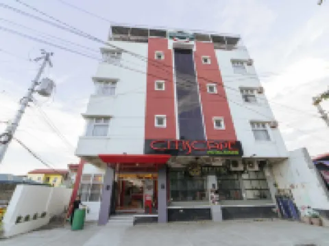 RedDoorz Plus near SM Lanang Davao Hotels near SMX Convention Center Davao