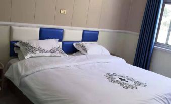 Holiday Inn Huguan Spring Light