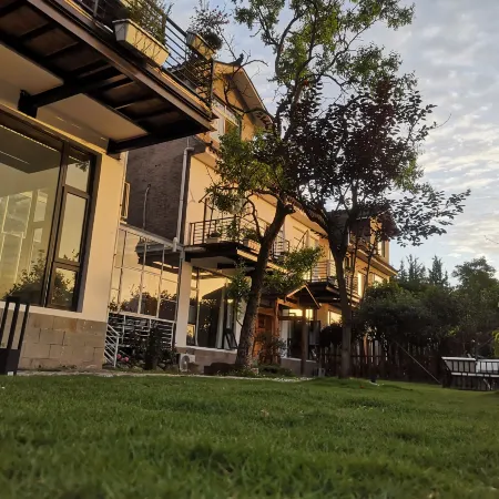 Mengli Homestay (Mianzhu Lanshan Chu)