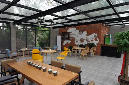 Daishan Xianhai Yisu (Haijiao Park Branch) Отели рядом с достопримечательностью «Dongsha Ancient Town»