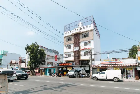 RedDoorz @ CAA Road Las Pinas