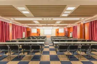 โรงแรมไลท์ลิฟวิ่ง โบฟา ซีเล็ค