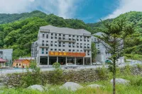 Mountain Lake Homestay Ping Qian town/Dajiuhu national wetland park 호텔