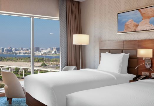 더블트리 바이 힐튼 두바이 알 자다프