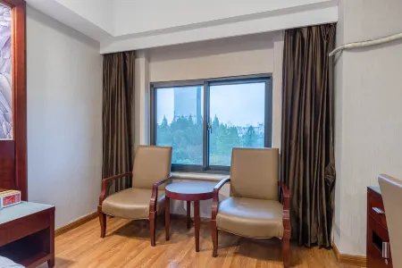 Pai Hotel (Hefei Huizhou Avenue Hegong University) Отели рядом с достопримечательностью «Anhui Technical College of Industry and Economy (West Area)»