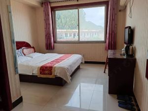 Xinglong Chenyang Hotel