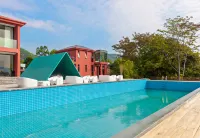 Dulv Hotel - Swimmingpools